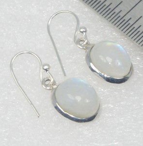 Boucle d’oreille solitaire en pierre de lune en gros personnalisée |Fabrication de bijoux en argent 925 |Fabrication de boucles d'oreilles plantées de rhodium