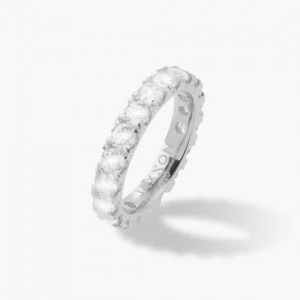 Usando prata esterlina 925 e banhado a ouro branco para criar anéis de design personalizado