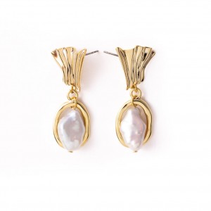 Water Pearl Gold color Plated Stud Earrings OEM ODM Jewelry Manufacturer