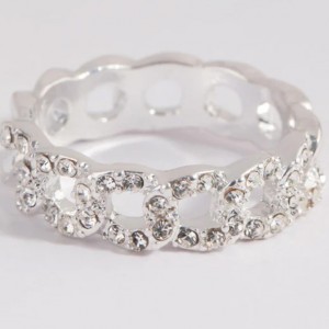 Anbieter von kundenspezifischem Schmuck bieten einen OEM-ODM-Silber-Diamant-Link-Ring-Service an